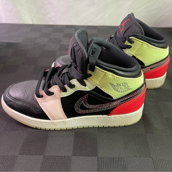 Nike Air Jordan 1 Mid Black Glow in the Dark Youth Size 5.5 - Picture 3 of 9